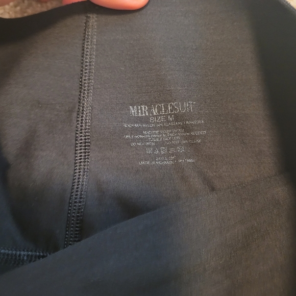Miraclesuit Womens Black Capri Leggings Size Medium - Picture 4 of 6